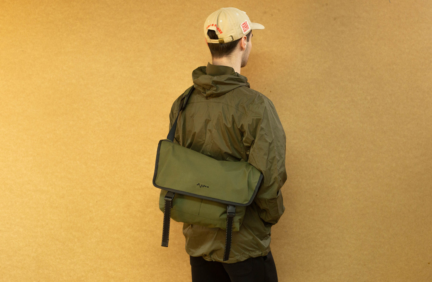 Mondo Muse Messenger Bag Green