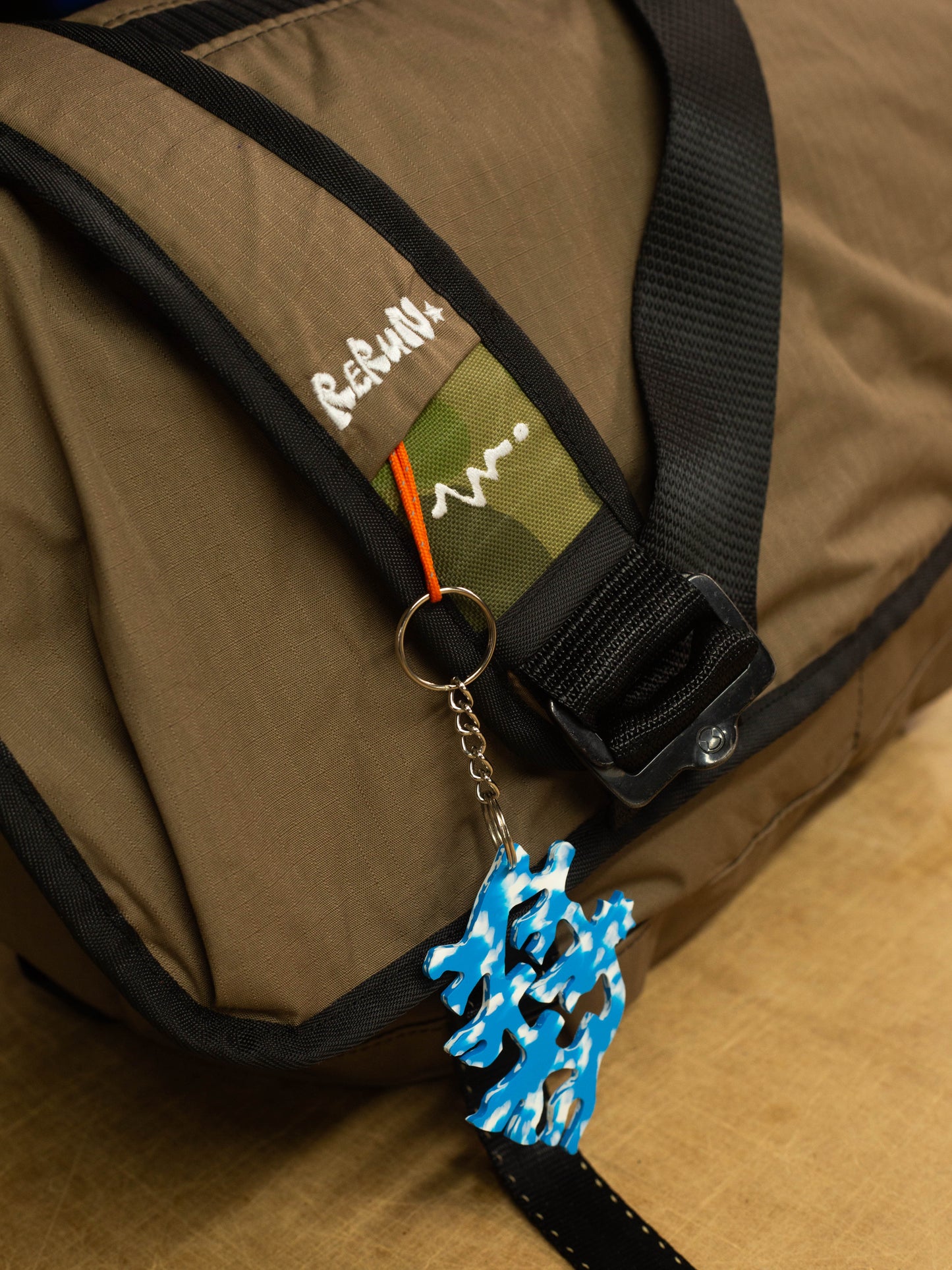 Mondo Hauler Messenger Bag | Brown