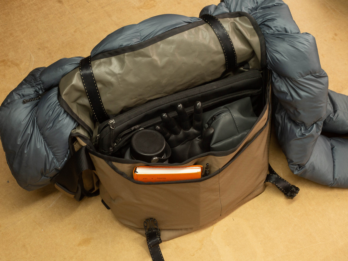 Mondo Hauler Messenger Bag | Brown