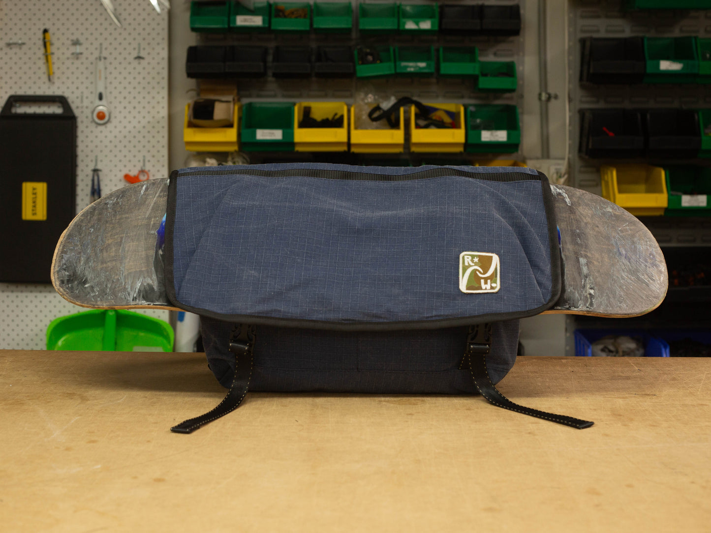 Mondo Hauler Messenger Bag | Blue