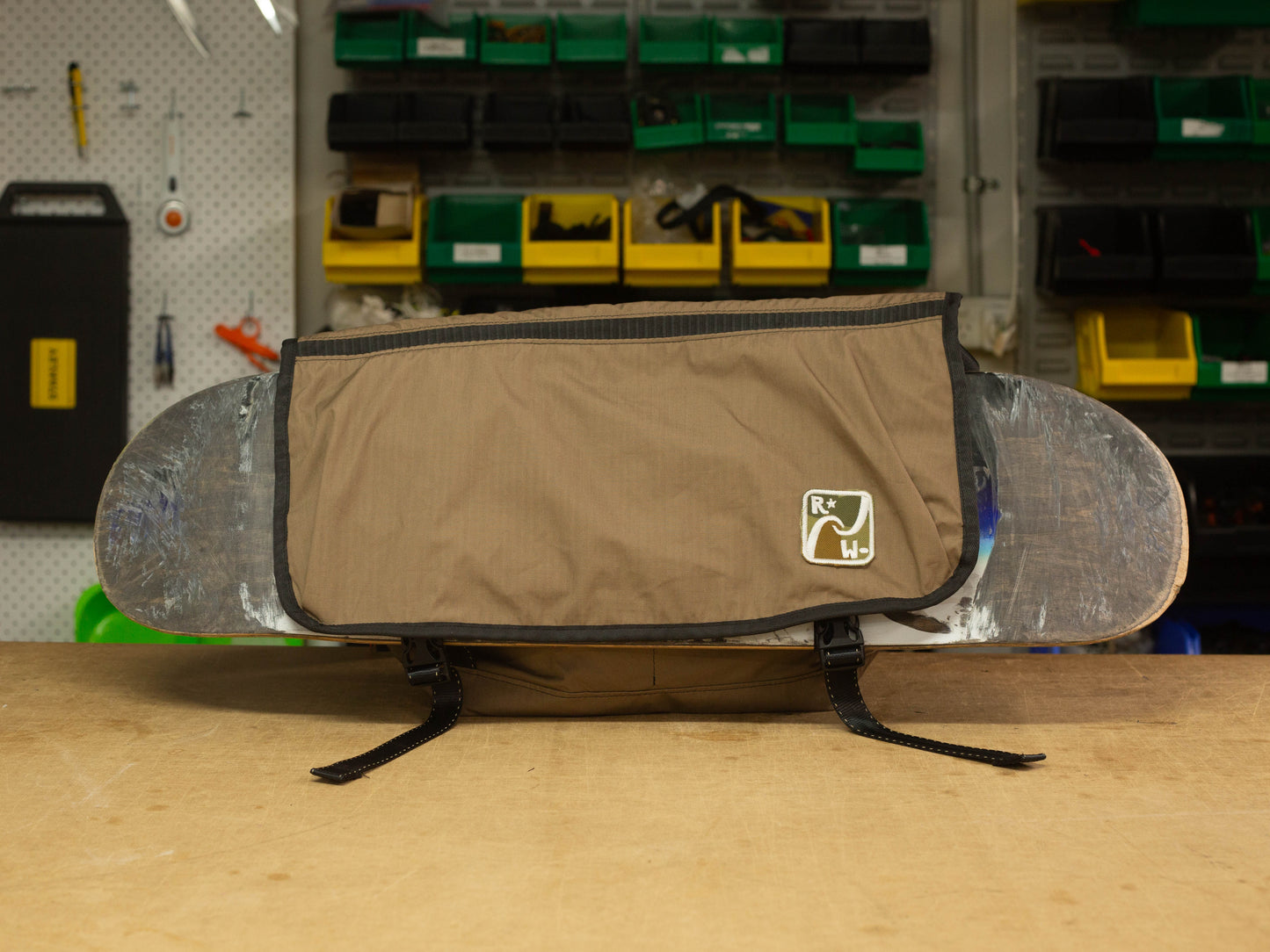 Mondo Hauler Messenger Bag | Brown