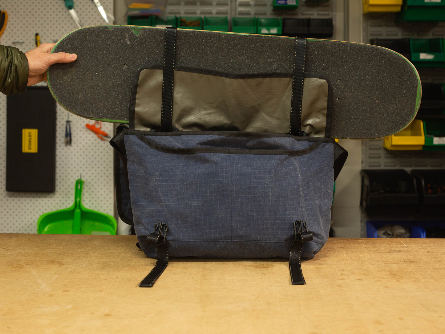 Mondo Hauler Messenger Bag | Blue