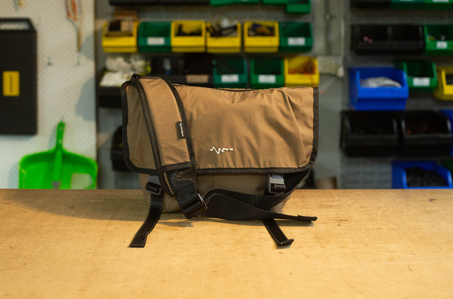 Mondo Muse Messenger Bag Brown